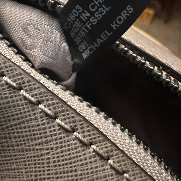 Michael kors genuine bag in an excellent condition - Picture 5 of 9